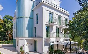 Luna Residence